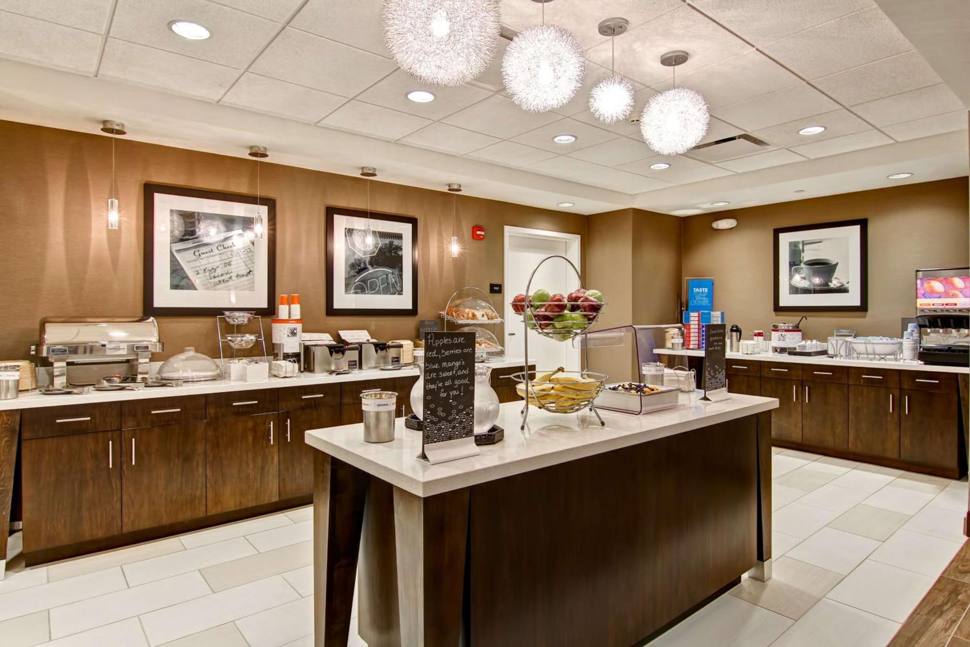 Hampton Inn & Suites Detroit/Troy Clawson Exterior foto