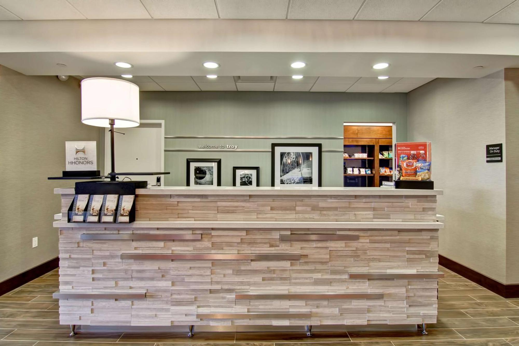 Hampton Inn & Suites Detroit/Troy Clawson Exterior foto