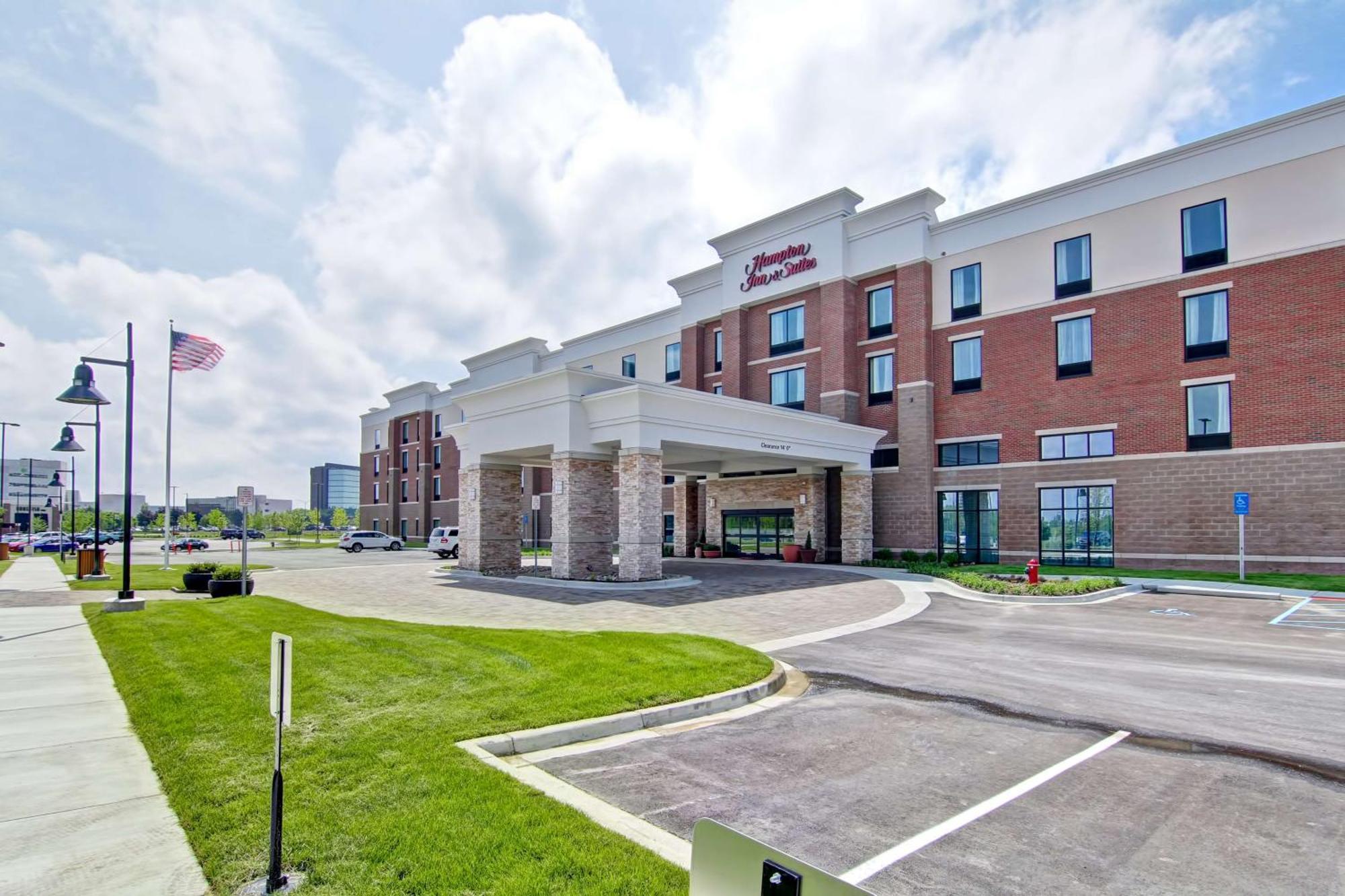 Hampton Inn & Suites Detroit/Troy Clawson Exterior foto